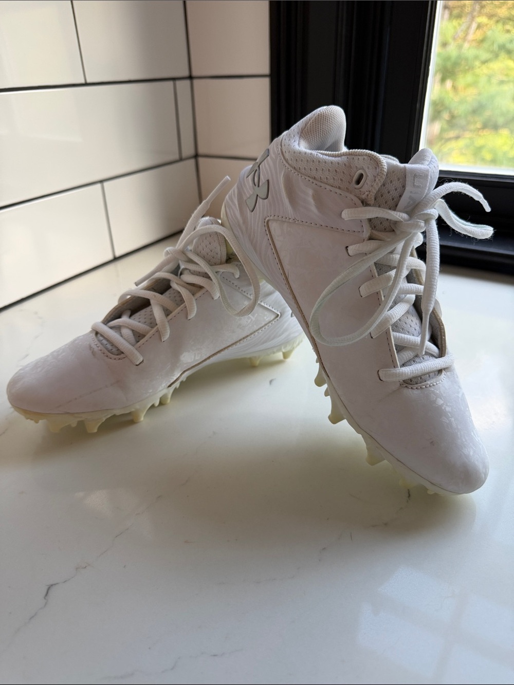 Under Armor Kids’ Blur Select Jr. Cleats